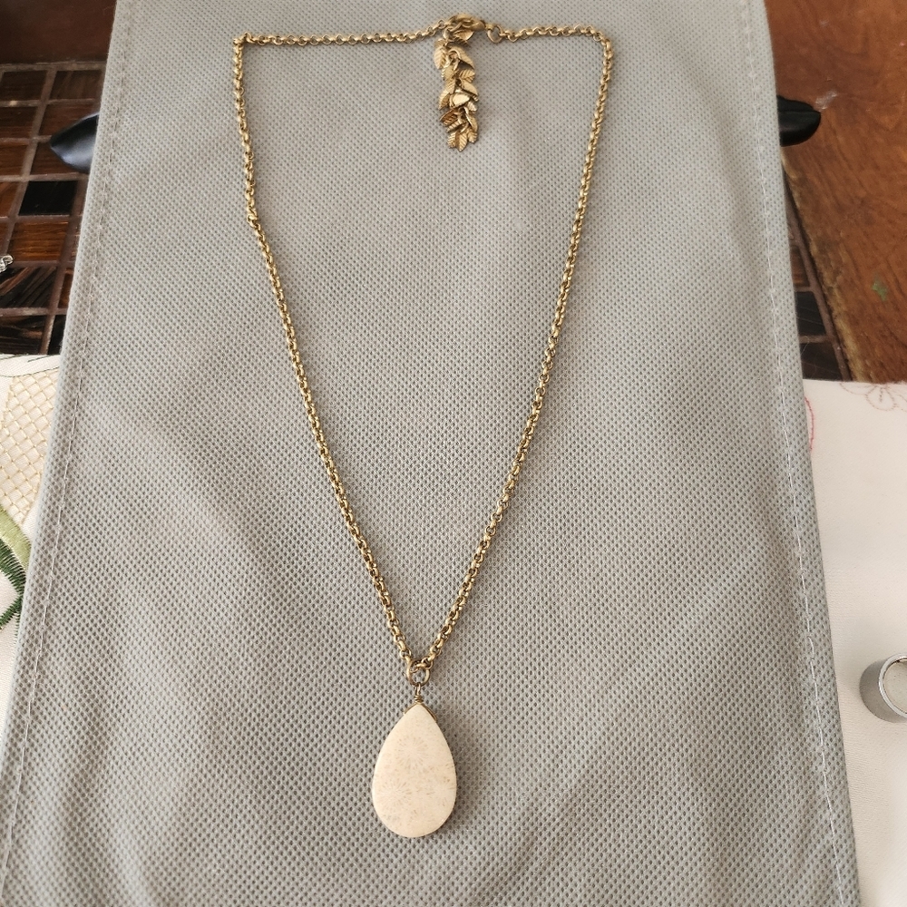 Beautiful Gold Necklace with Pendant